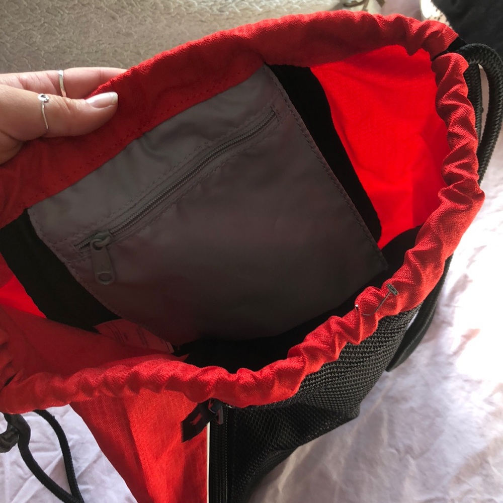 Adidas drawstring bag - Picture 3 of 3